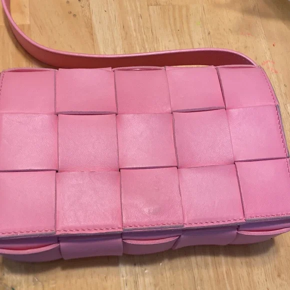 Authentic BOTTEGA VENETA Small Intrecciato Leather Cassette Crossbody Bag - Picture 12 of 16